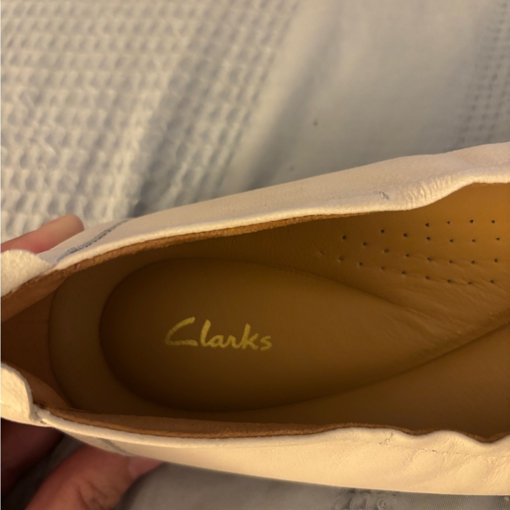 Clarks Cream Flats with Braided Detail Size 10W - Picture 3 of 6